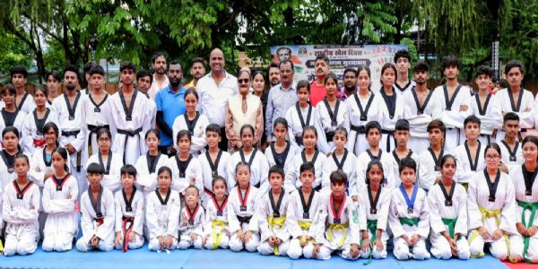 खेल स्वस्थ जीवन, अनुशासन और टीम भावना का महत्वपूर्ण आधार: महापौर विनोद अग्रवाल