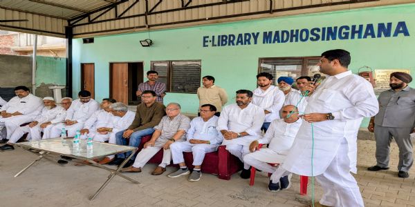 सिरसा: सूखे की चपेट में आए किसानों को मुआवजा दे सरकार: दुष्यंत चौटाला