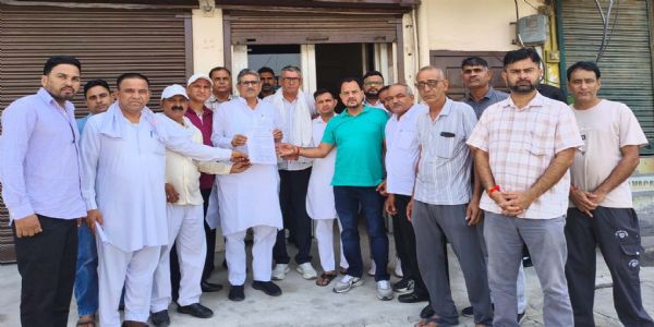 बिजली विभाग के निजीकरण के विरोध में फतेहाबाद में बिजली कर्मचारियों ने किया प्रदर्शन
