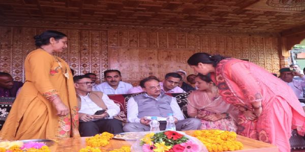 ग्रामीण क्षेत्रों तक बेहतर स्वास्थ्य, शिक्षा और आधारभूत सुविधाएं पहुंचाना सरकार की प्राथमिकता : हर्षवर्धन चौहान