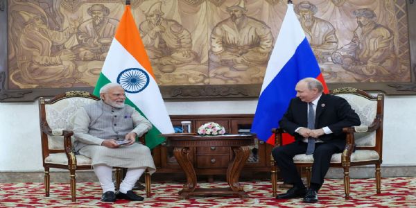 प्रधानमंत्री मोदी और रुसी राष्ट्रपति की मुलाकात प्रधानमंत्री मोदी और रुसी राष्ट्रपति की मुलाकात