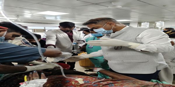 पटाखा फैक्ट्री विस्फोट के पांच घायल एसआरएन पहुंचे, चार की हालत अत्यंत गंभीर