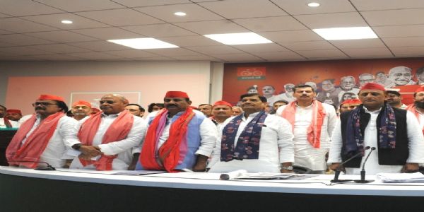 वोटर लिस्ट में गड़बड़ी पर नजर रखें, सोशल मीडिया में अनावश्यक कमेंट से दूरी बनाएं : हाजी फजल महमूद