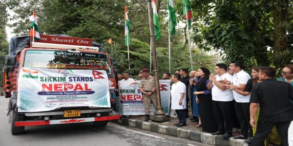 ‘सिक्किम फॉर नेपाल’: राहत एवं स्वास्थ्य सामग्री लेकर एसकेएम की टीम नेपाल रवाना