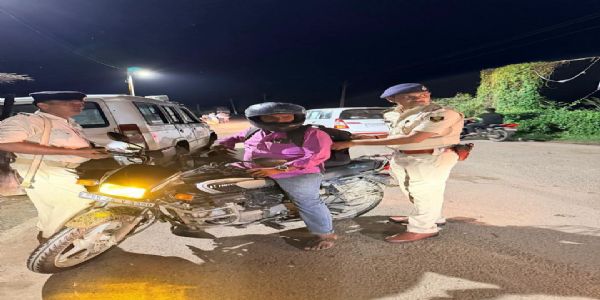 बक्सर में विशेष अभियान के तहत 17 गिरफ्तार, 61 लीटर से अधिक शराब बरामद