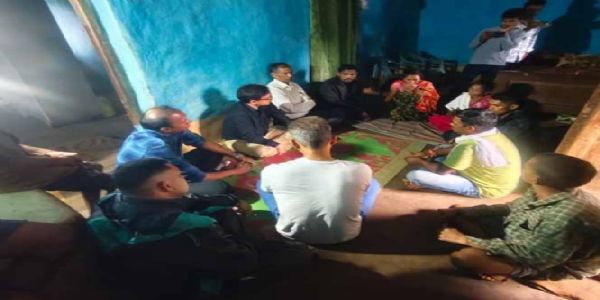 एसडीएम से मृतक छात्र के पिता बोले- जैसा मेरे बेटे के साथ हुआ वैसा किसी के साथ न हो