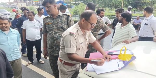 भेलाटांड में पेड़ से लटका मिला युवक का शव, जांच में जुटी पुलिस