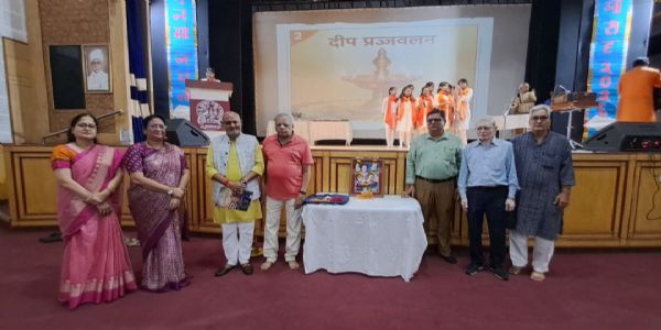 तुलसी जयंती पर एमएनपीएस में सजी साहित्य और संस्कृति की पाठशाला