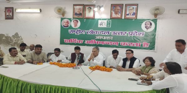 संगठित होकर रालोद को मजबूत करें कार्यकर्ता, पार्टी अध्यक्ष के हाथों को करें मजबूत : त्रिलोक त्यागी