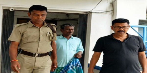 आवास योजना की राशि लेकर घर नहीं बनाने का आरोप में शिकायत दर्ज, एक गिरफ्तार