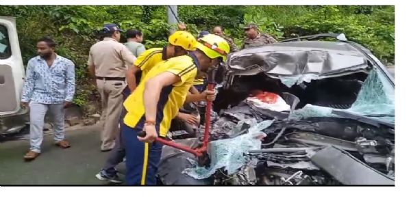 डंपर और कार की टक्कर में भाई-बहन मौत, दो घायल