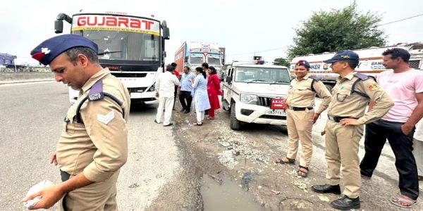 लक्जरी-स्लीपर बसों पर परिवहन विभाग की बड़ी कार्रवाई, 185 चालान, 16 वाहन सीज