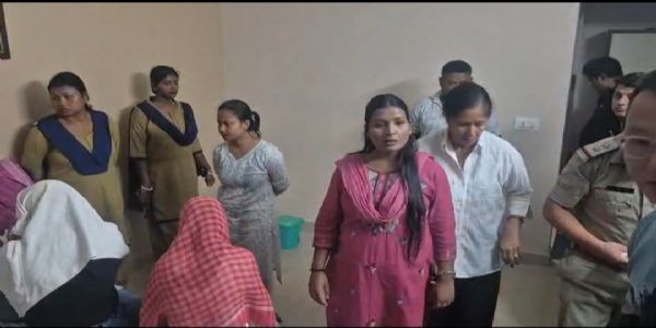 रिसॉर्ट में देह व्यापार का भांडाफोड़, नौ गिरफ्तार