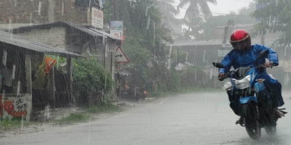 बंगाल में आज झमाझम बारिश के आसार, कई जिलों में गरज के साथ भारी वर्षा की चेतावनी