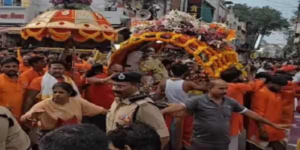 उज्जैन में निकली भगवान महाकाल की सवारी उज्जैन में निकली भगवान महाकाल की सवारी