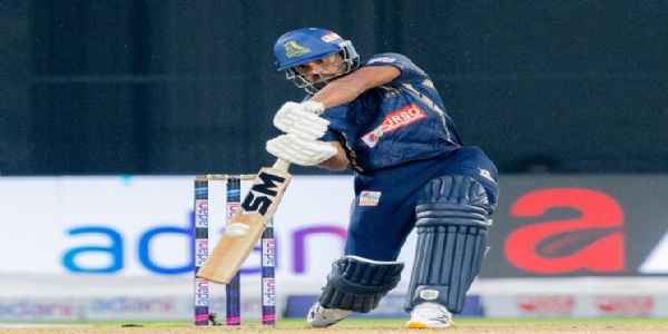 आउटर दिल्ली वारियर्स की जीत के नायक मोनू शुक्ला आउटर दिल्ली वारियर्स की जीत के नायक मोनू शुक्ला