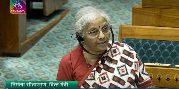 लोकसभा में ‘विनियोग (संख्या 3) विधेयक, 2026’ पेश करते सीतारमण लोकसभा में ‘विनियोग (संख्या 3) विधेयक, 2026’ पेश करते सीतारमण
