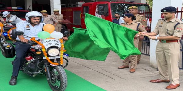 हमीरपुर काे मिली दो अत्याधुनिक इंटरसेप्टर मोटरसाइकिल