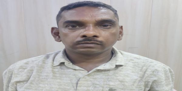 पीलीभीत में 10 हजार की रिश्वत लेते राजस्व निरीक्षक गिरफ्तार