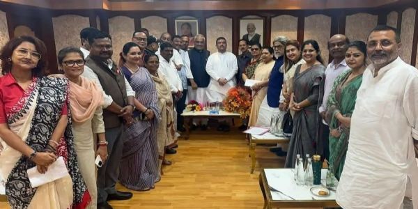 बंग भवन में मुख्यमंत्री सुवेंदु अधिकारी से मिले एनसीपीआई के 20 सांसद