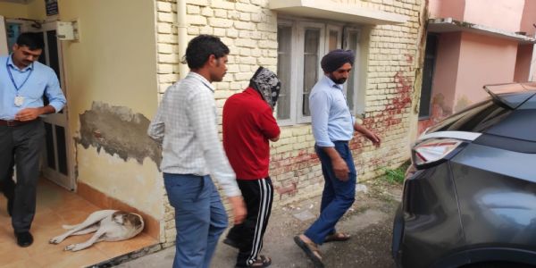 विजिलेंस के ट्रैप में फंसा जेई, 8 हजार की रिश्वत के साथ दबोचा