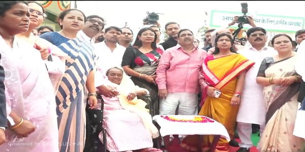 पद्म भूषण दिशोम गुरु शिबू सोरेन की आदमकद प्रतिमा का मुख्यमंत्री ने किया अनावरण