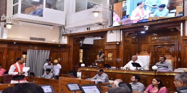योगी सरकार के जनहित बजट में शिक्षा और कृषि को प्राथमिकता