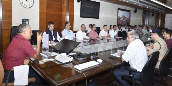 विधान भवन पर स्वतंत्रता दिवस समारोह में हेलीकाॅप्टर से होगी पुष्पवर्षा, मुख्य सचिव ने समीक्षा बैठक