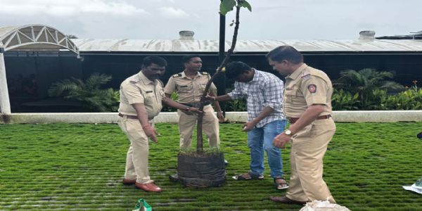 विरार के जीवदानी मंदिर परिसर में वृक्षारोपण अभियान, पौधों के संरक्षण का लिया संकल्प