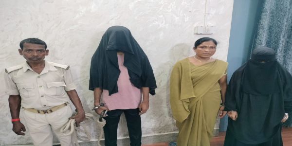 सोशल मीडिया के जरिए युवाओं को भड़काने के आरोप में दो गिरफ्तार