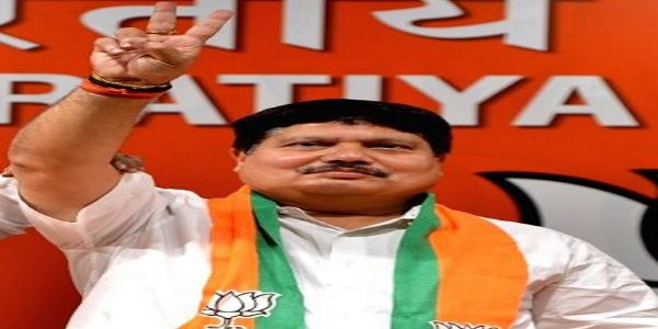 वसूली मामले पर मंत्री अर्जुन सिंह की सख्त चेतावनी — सिर्फ चेतावनी से नहीं होगा, सीधे निष्कासन
