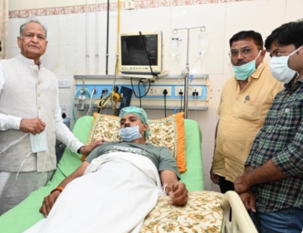 छात्रसंघ चुनाव नहीं होने से छात्रों की आवाज दब रही: गहलोत