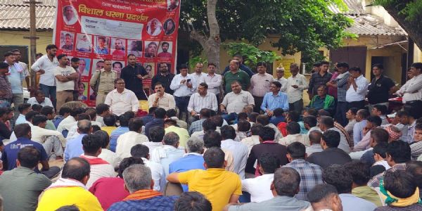 भाजपा जिला पंचायत अध्यक्ष ने दिवंगत लाइनमैन परिवार को ढाई लाख रुपये की दी आर्थिक सहायता