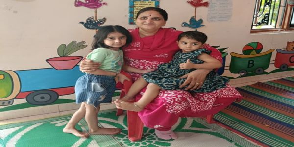 ममता, समर्पण और संकल्प की मिसाल बनीं मप्र की आंगनबाड़ी कार्यकर्ता शर्मिला ठाकुर