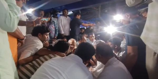 भर्ती परीक्षाओं में कथित अनियमितताओं के विरोध में अभ्यर्थियों का आंदोलन जारी, देवेंद्रनाथ महतो ने समाप्त किया निर्जला अनशन
