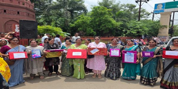 ऑपरेशन सिपाही रक्षा-सूत्र अभियान के तहत तैयार की गईं एक लाख 11 हजार राखियां