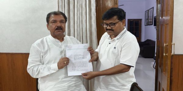 टीआरई-4 शिक्षक भर्ती में अरबी, फ़ारसी समेत सात विषय शामिल करने की मांग, मंत्री को सौंपा ज्ञापन