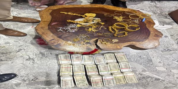 देहरा पुलिस ने एक मामले में सवा किलो से अधिक आभूषण और 90 लाख की नकदी की बरामद