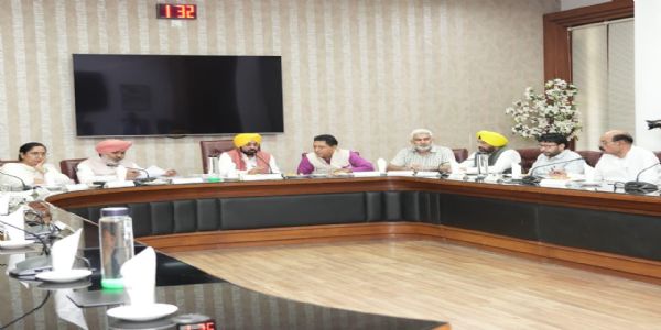 पंजाब कैबिनेट का फैसला- अब निजी स्कूल नहीं बढ़ा सकेंगे मनमानी फीस