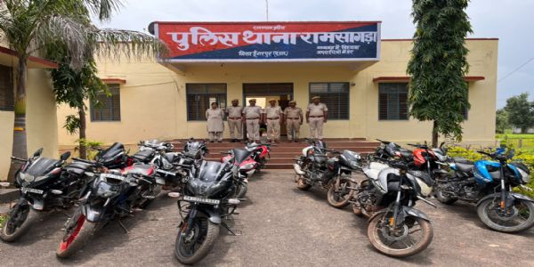 डूंगरपुर पुलिस का ऑपरेशन संस्कार: सड़कों पर हुड़दंग मचाने वाले स्टंटबाजों पर कार्रवाई, 51 पावर बाइक्स जब्त
