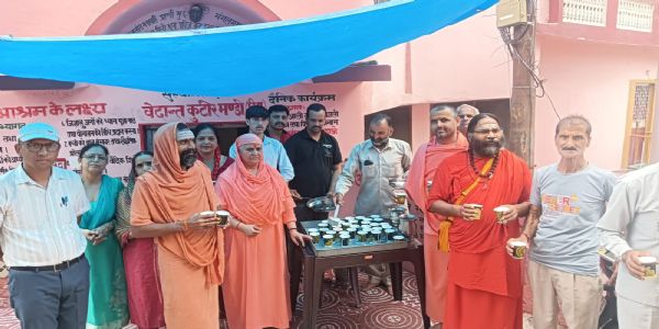 वेदांत कुटीर मंडी में रुद्राभिषेक और सुंदरकांड पाठ, श्रद्धालुओं के लिए विशाल खीर भंडारा