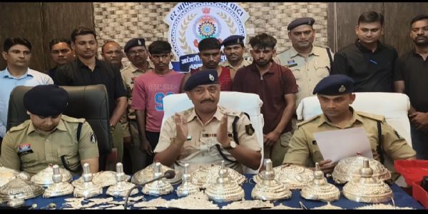 जांजगीर-चांपा में तीन मंदिरों में 16.60 लाख की चोरी का 48 घंटे में खुलासा, एसपी विजय कुमार पांडेय ने प्रेस वार्ता में किया खुलासा