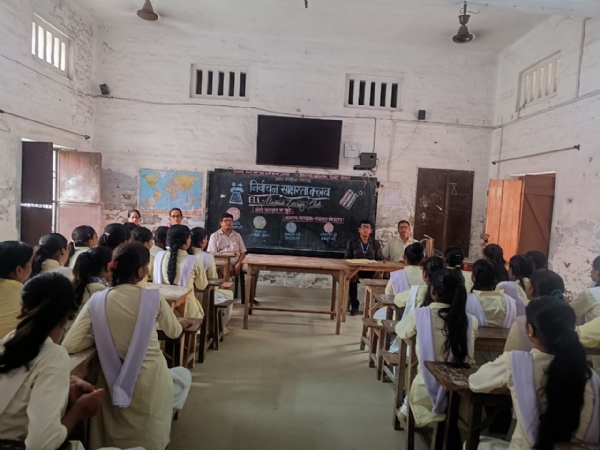 विश्वेश्वर सेमिनरी और आर्य कन्या उच्च विद्यालय में निर्वाचन साक्षरता क्लब का आयोजन