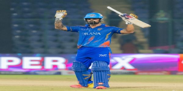 अर्धशतकीय पारी खेलने वाले सार्थक रंजन अर्धशतकीय पारी खेलने वाले सार्थक रंजन