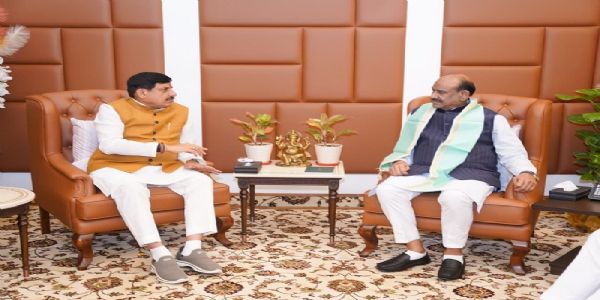 मप्र के मुख्यमंत्री ने नई दिल्ली में लोकसभा अध्यक्ष बिरला से की सौजन्य भेंट मप्र के मुख्यमंत्री ने नई दिल्ली में लोकसभा अध्यक्ष बिरला से की सौजन्य भेंट