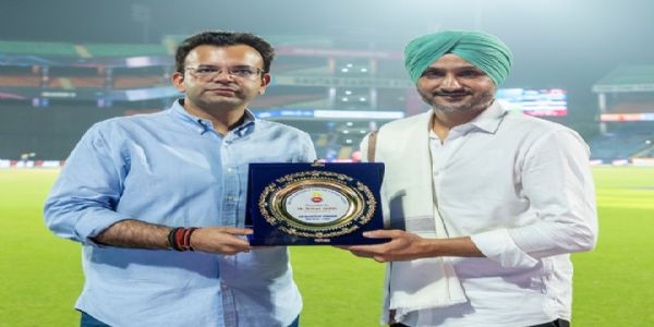 दिल्ली प्रीमियर लीग में हरभजन सिंह का सम्मान, डीडीसीए अध्यक्ष रोहन जेटली ने किया अभिनंदन