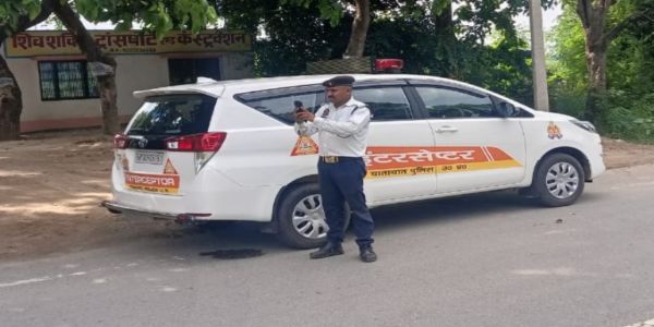 देवरिया : सड़क सुरक्षा अभियान तेज, 356 वाहनों का चालान, तीन वाहन सीज