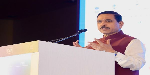 भारत की गैर-जीवाश्म ईंधन क्षमता 300 गीगावाट के पार हुई : प्रह्लाद जोशी