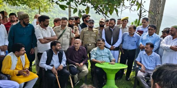 मंत्री जावेद अहमद राणा ने भूस्खलन प्रभावित क्षेत्रों का किया दौरा, हर संभव मदद का भरोसा