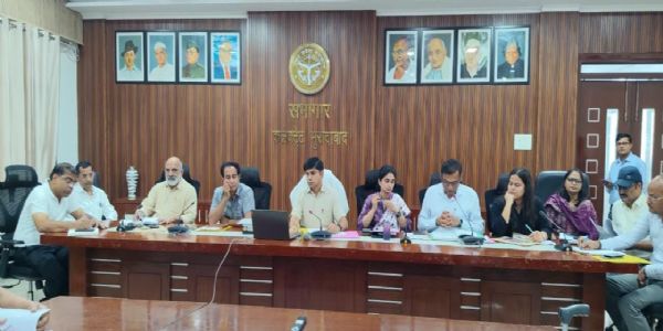 बंदरों की समस्या के स्थायी समाधान के लिए मुरादाबाद में बनेगी जिला स्तरीय टास्क फोर्स